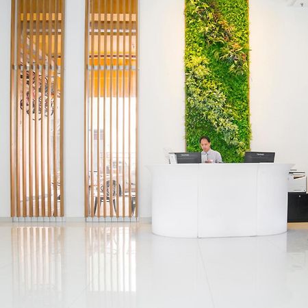 Iw Hotel Хонконг Екстериор снимка